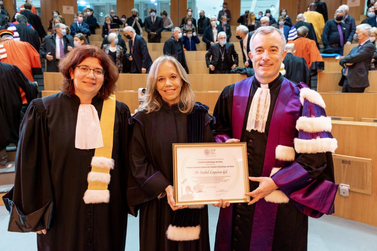 Cerimônia Honoris Causa prestigia personalidades no IESB